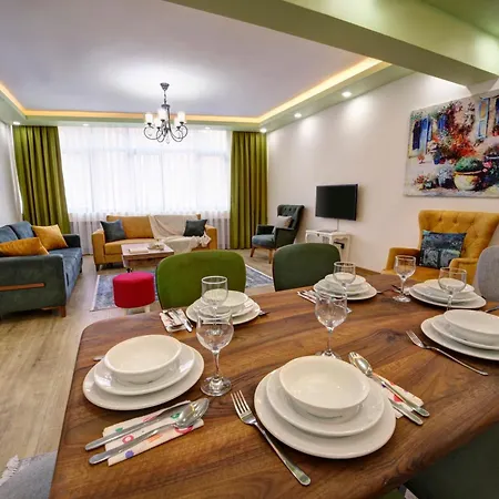 Charming And Comfortable Apartment *